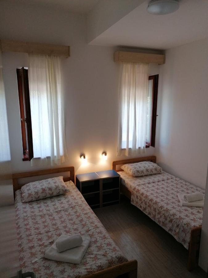 Apartments Maricic Затон Экстерьер фото