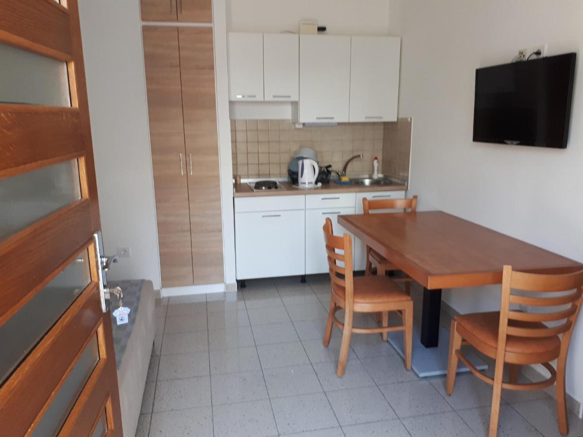Apartments Maricic Затон Экстерьер фото